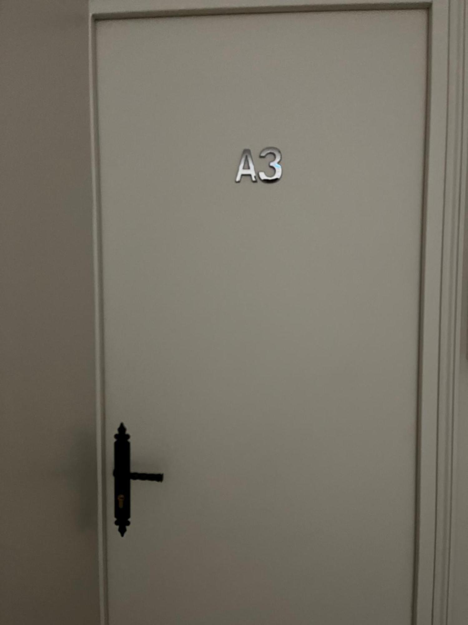 Chez Mia Paris Hostel Εξωτερικό φωτογραφία