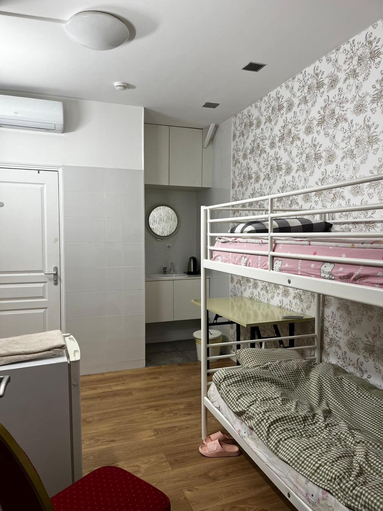 Chez Mia Paris Hostel Εξωτερικό φωτογραφία