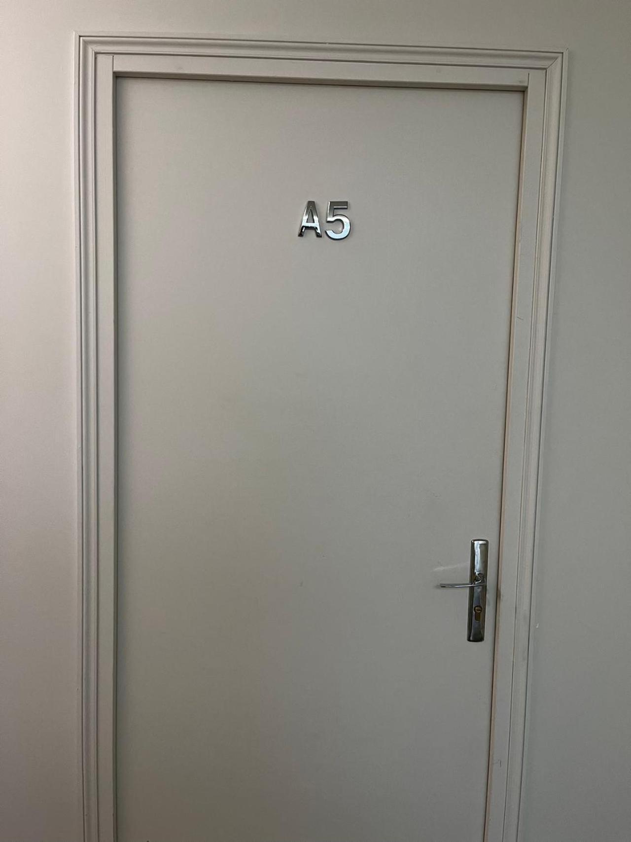Chez Mia Paris Hostel Εξωτερικό φωτογραφία